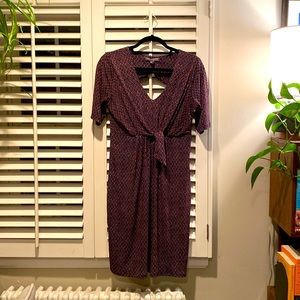 Maternity dress with front tie and peek hole back